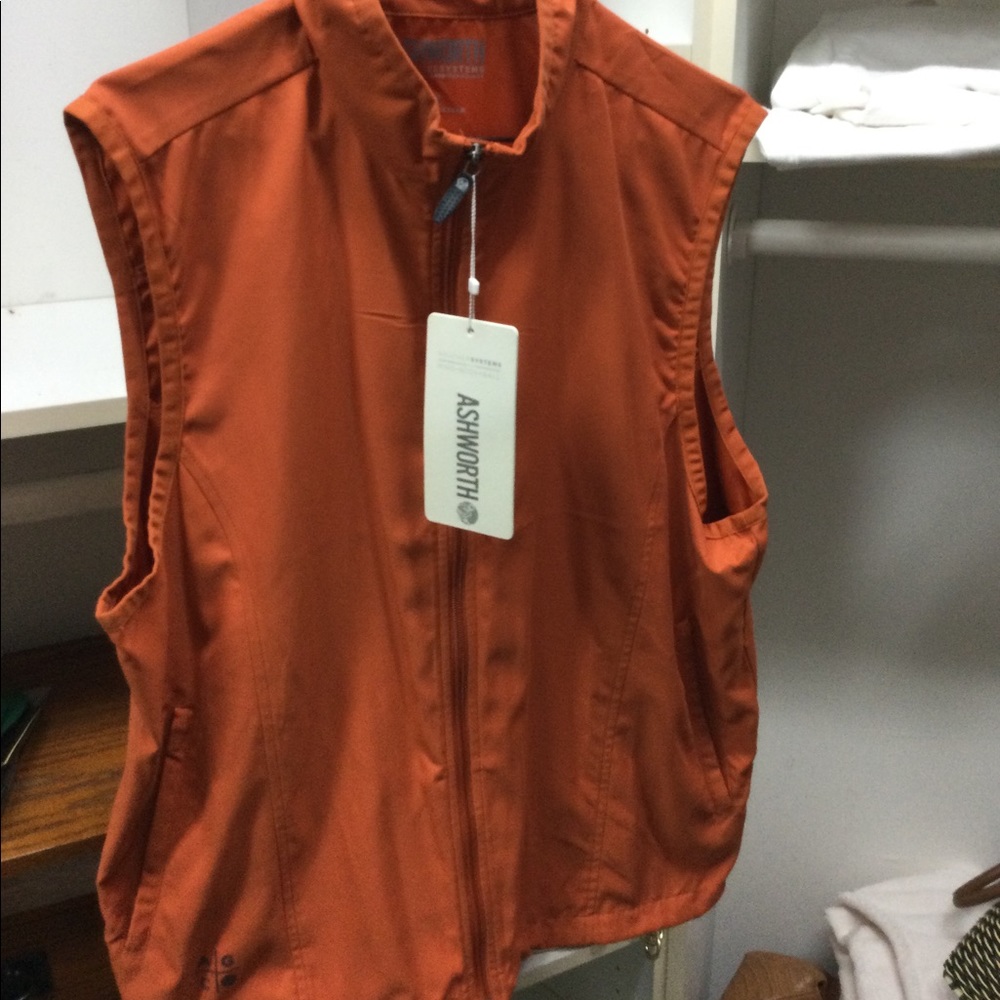 Men’s zip up vest